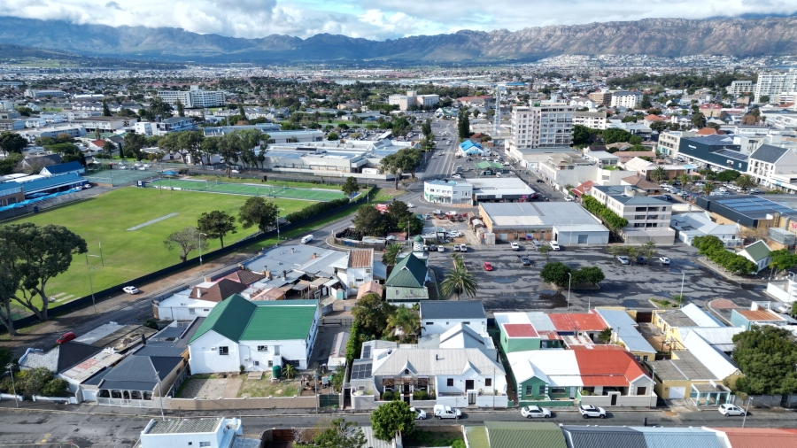 5 Bedroom Property for Sale in Strand Central Western Cape
